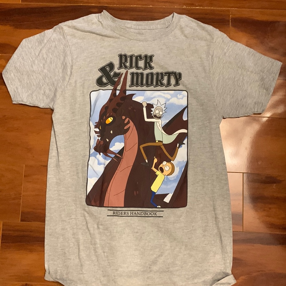 Gray, Rick and Morty shirt!